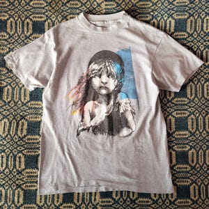 1980s Les Misérables tee M