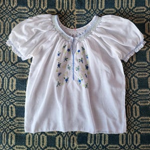 1970s blue embroidered peasant blouse Small Medium