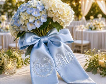 Gepersonaliseerde prom 2026 lint, geborduurd monogram boeket sjerp, klasse van 2026 prom aandenken cadeau, gepersonaliseerde naam monogram cadeau