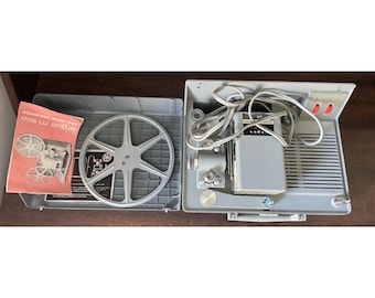 Vintage Argus M-500 8mm Movie Projector Tested Powers On Lamp Works w/ Case