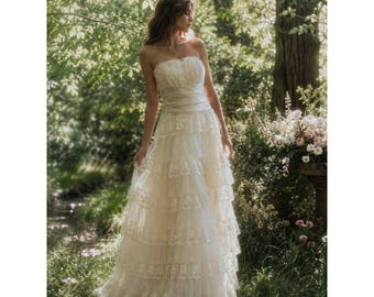 Masquerade Elfenbein Spitze Tiered Hochzeitskleid Boho Cottagecore Brautkleid