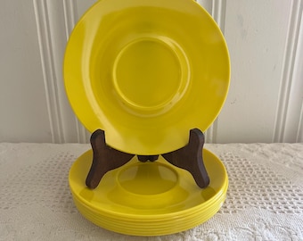 Żółte talerzyki z melaminy w stylu vintage Texas Ware | Naczynia kuchenne w stylu retro z połowy XX wieku
