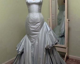 Vestido Formal, Vestido de Novia, Asimétrico, Seda, Vestido Sirena en Celeste. Hecho a medida, más colores disponibles. Tallas 2-20