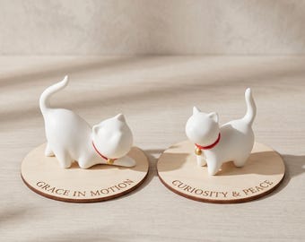 Minimalistisch wit keramisch kattenbeeldje, standbeeld van geglazuurd porselein kitten, Zen-bureaudecor voor kattenliefhebbers, moderne plankweergave, nu cadeau voor haar