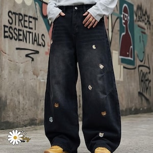 Graphic Baggy Jeans | Denim Wide Leg Pants | Daily Wear | Kawaii Streetwear Style

Light wash embroidered jeans with cute baggy streetwear fit