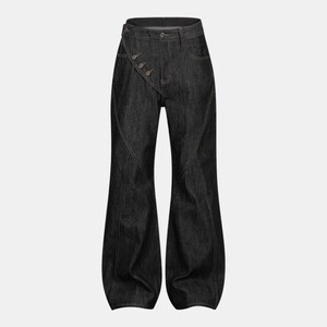 Dark Flared Jeans | High Waist Denim Pants | Daily Outfit | Retro Streetwear Style

Dark flared jeans with high waist retro streetwear style