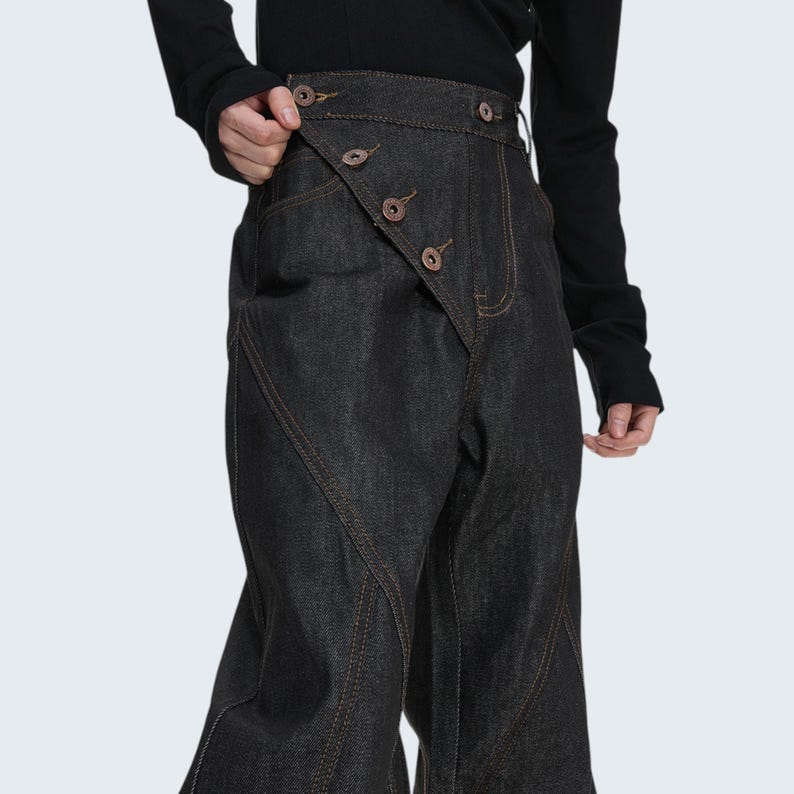 Dark Flared Jeans | High Waist Denim Pants | Daily Outfit | Retro Streetwear Style

Dark flared jeans with high waist retro streetwear style