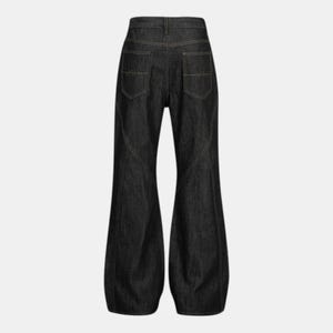 Dark Flared Jeans | High Waist Denim Pants | Daily Outfit | Retro Streetwear Style

Dark flared jeans with high waist retro streetwear style