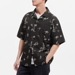 Men’s Short Sleeve Button-Up Shirt – Casual Relaxed Fit Top Modern Streetwear

Men casual button shirt