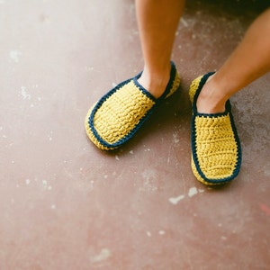 Crochet Pattern House Slipper Pattern for Men and Women in 5 sizes No. 5