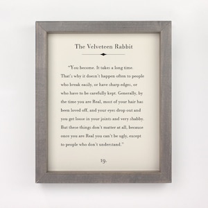 The Velveteen Rabbit, You Become Real, Literarisches Zitat, Buchseitenkunst, Inspirierende Wandkunst, Buchliebhaber Geschenk, Wohnkultur, Kinderzimmer Dekor