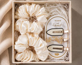 Custom Bridesmaid Gift Box Set, Personalized Hair Accessories Satin Scrunchie Pearl Earrings Hair Clip, Wedding Birthday Gift for Her