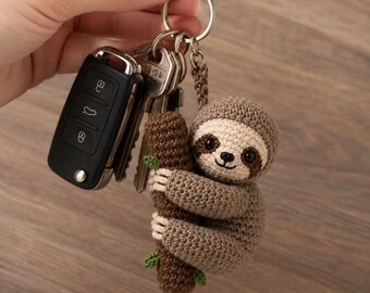 Süßer Faultier Gehäkelter Schlüsselanhänger, Handgemachter Amigurumi Faultier, Hängender Tier Anhänger, Weiches Garn Spielzeug, Geschenk für Kinder & Faultier Liebhaber
