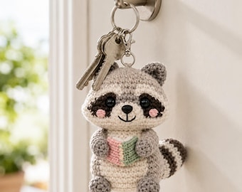 Gehäkelter Waschbär Schlüsselanhänger, handgemachter Waschbär Amigurumi Taschenanhänger, niedliches Tier Schlüsselanhänger, Buch-Liebhaber-Geschenk, Rucksack-Zubehör