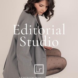 Könnte beinhalten: Ein grauer Blazer über einer schwarzen gepunkteten Strumpfhose, mit dem weißen Text Editorial Studio und Lightroom Preset Collection sowie einem quadratischen Lr-Logo-Symbol in der Bildmitte, in einem klaren und professionellen Design.