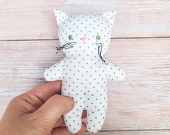 cat sewing pattern, 16 cm (6,5") tall plushie with a sleeping bag