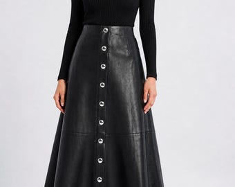 Zwarte A-lijn midi-rok van lamsleer – hoge taille drukknoop, custom-fit pasvorm