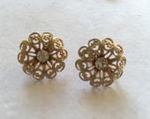 Lovely Screw Back gold tone Vintage Rhinestone Earrings Light Weight