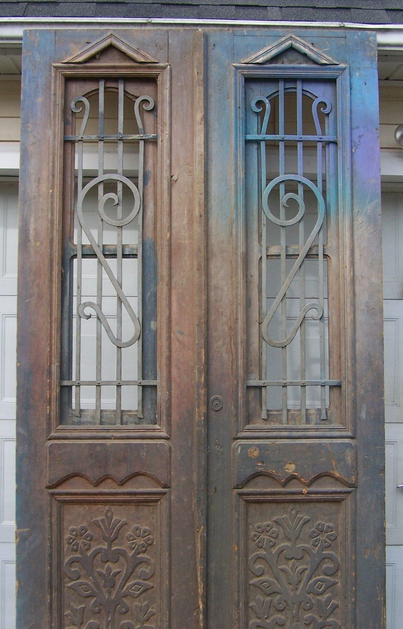 Old door  Gorgeous doors, Beautiful doors, Old doors