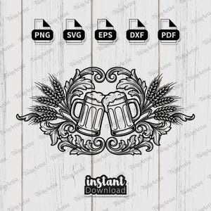 Könnte beinhalten: Schwarz-weißes digitales Design mit zwei anstoßenden Bierkrügen, umgeben von Weizen und Zierornamenten. Enthält Dateityp-Symbole für PNG, SVG, EPS, DXF und PDF. Der Text "sofortiger Download" ist ebenfalls vorhanden.
