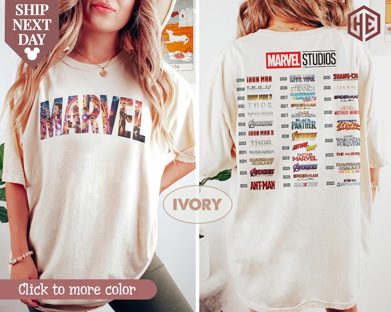 Puede incluir: Una taza de cer&aacute;mica blanca con un asa negra y el texto "But First, Coffee" en negrita negra. La taza est&aacute; sobre una superficie blanca. La taza mide 10 cm de alto.