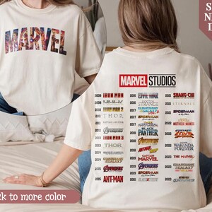 Puede incluir: Un letrero de madera r&uacute;stica con el texto "Welcome to our home" en letras blancas. El letrero presenta un acabado envejecido y un dise&ntilde;o simple y acogedor, ideal para un porche o entrada.