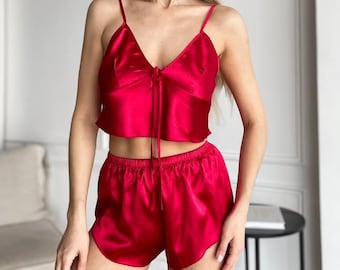 Pigiama in seta con top corto e pantaloncini, pigiama da sposa, pigiama di lusso