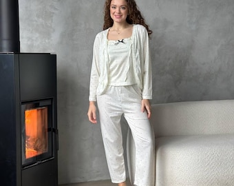 Conjunto de pijama de 3 piezas para mujer, top de tirantes con lunares, pantalón y cárdigan, conjunto de pijama suave color leche.