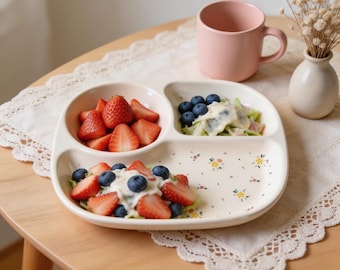 Assiette en céramique personnalisée à 3 compartiments | Petits motifs floraux, portions contrôlées pour la salle à manger