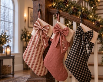 Calza di Natale personalizzata con fiocco in velluto, calza con nome ricamato personalizzato, calza di Natale per la famiglia, decorazione natalizia per il camino