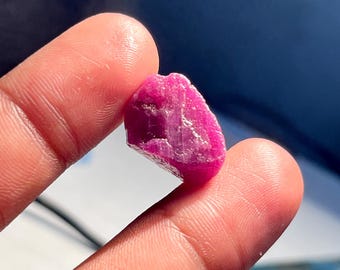 Natural Ruby Rough,Untreated Ruby Raw Mineral,Great Quality Cluster Ruby Rough,Huge Size Loose Ruby Raw Gemstone, (20X15mm 23 Carats)