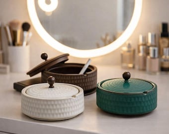 Posacenere in ceramica testurizzata con coperchio – Regalo moderno per fumatori o decorazione per patio esterno – Elegante posacenere coperto per sigarette o incenso