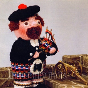 vintage SCOTSMAN with bagpipes Toy Knitting pattern