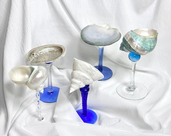 Handmade Seashell Wine Glass, Unique Shell Martini Goblet, Beach Wedding Gift for Bride, Coastal Home Decor, Graduation Gift 2026