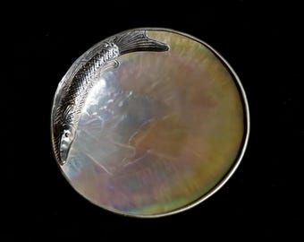 Mother of Pearl Plate, Natural Shell Plate, Mini Serving Plate, Handmade Kitchen Tool, Unique Utensil Gift， Mother of Pearl Jewelry Holder
