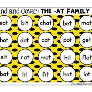 Può includere: Un foglio di lavoro educativo giallo e nero con il testo "Find and Cover: THE -AT FAMILY." Presenta una griglia di cerchi, ognuno contenente una parola di tre lettere come "sat," "bit" e "chat."