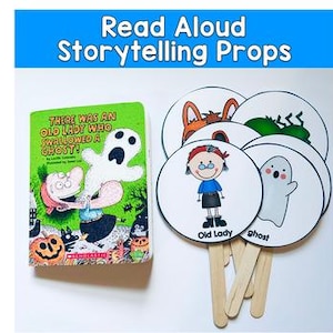 Może przedstawiać: Zestaw rekwizytów do opowiadania historii do czytania na głos. Zawiera książkę zatytułowaną "There Was An Old Lady Who Swallowed A Ghost!" oraz kilka okrągłych wycięć postaci na patyczkach, takich jak stara dama i duch. Tekst "Read Aloud Storytelling Props" znajduje się na górze.