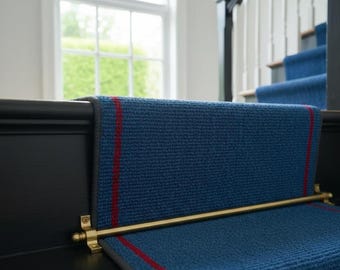 Unlackierte Messing-Treppenstangen für Teppichläufer.