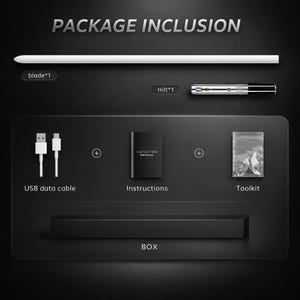 Pode incluir: Um pacote de produtos com o texto "PACKAGE INCLUSION" inclui uma l&acirc;mina branca, uma empunhadura, um cabo de dados USB, instru&ccedil;&otilde;es, um kit de ferramentas e uma caixa preta. Os itens est&atilde;o dispostos em um fundo escuro.