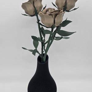 Modern Fluted Vase - 3D Printed Minimalist Decor, Ribbed Organic Shape, Scandinavian Style Home Accent