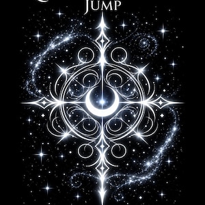 Op de afbeelding: Een zwarte grafische print met de witte tekst QUANTUM TIMELINE JUMP bovenaan en het citaat I STEP FULLY INTO THE TIMELINE WHERE EVERYTHING UNFOLDS WITH DIVINE PRECISION onderaan, rondom een centraal oplichtend hemels embleem.