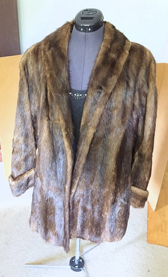 Vintage Elegant Ladies Brown Fur Coat STUNNING!