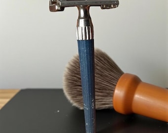 Aparelho de barbear ajustável Gillette vintage dos anos 1960 – Fabricado na Grã-Bretanha – Aparelho de barbear de dois gumes com abertura giratória – Aparelho de barbear colecionável