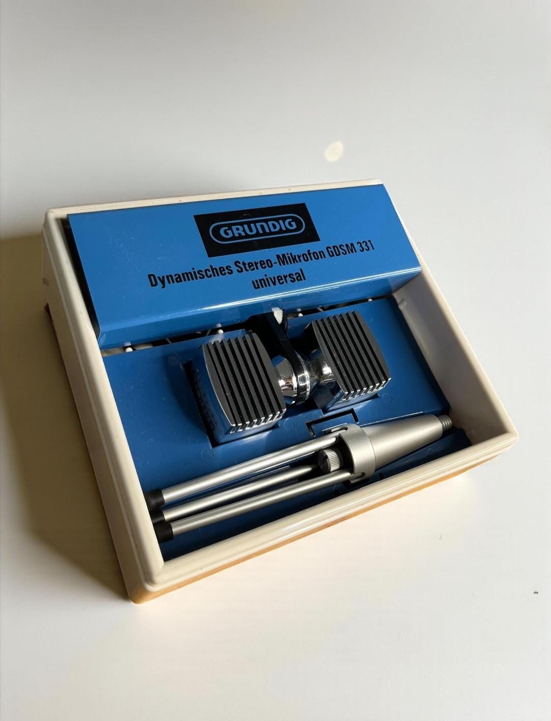 Micro Grundig GDM 317 Vintage Allemagne Avec Trépied Bon état