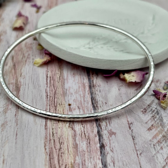 Oval Sterling Silver Textured Bangle - Etsy 日本