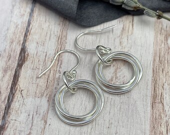 3 Ineinander verschlungene Ringe, Silber Ohrringe, 30th Geburtstag, 3 Ringe, Kreis Ohrringe, Verschlungene Ringe Schmuck