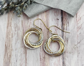 70er Jahre Geburtstag, 7 Ringe, Mixed Rings Ohrringe, Silber und Gold Ohrringe, Ineinander greifende Ringe, Kreis Ohrringe, Geburtstag Ohrringe