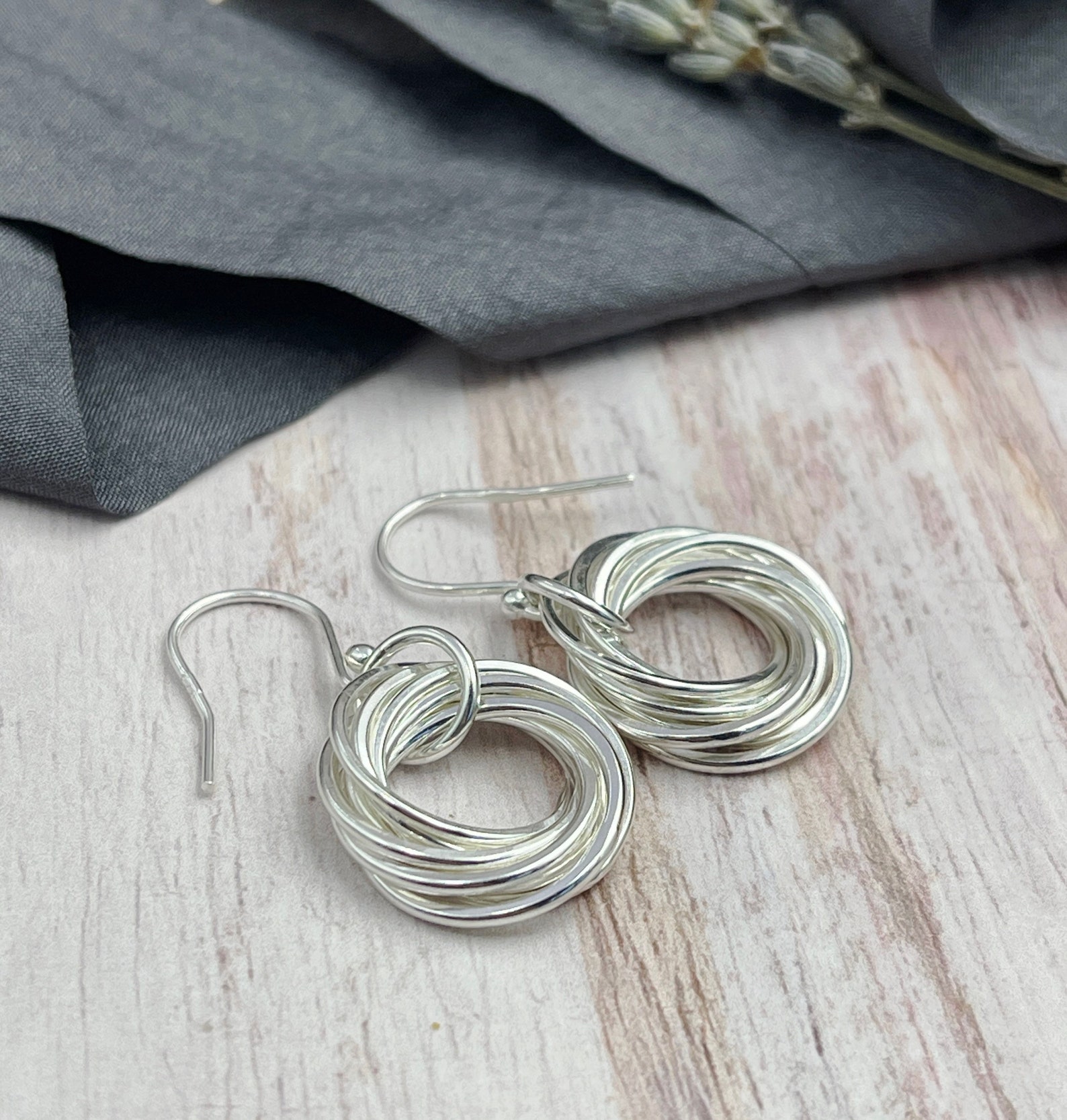 Interlinking 8 Rings 8 Rings Necklace, Interlocking Rings, 80th Birthday Necklace ...