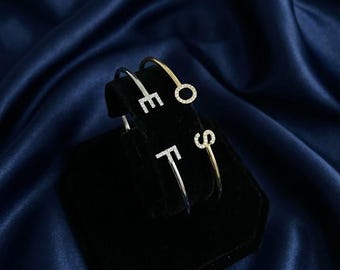 Armband med initialer i guld 925 sterlingsilver, personligt armband med bokstäver för kvinnor, minimalistiskt smycke med presentask