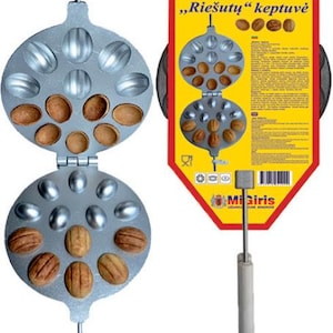 Vintage Soviet Nut Cookie Mold Skillet with Wooden Handles – Oreshki Cookies Maker, Cast Iron Baking Pan, Retro Kitchen Tool